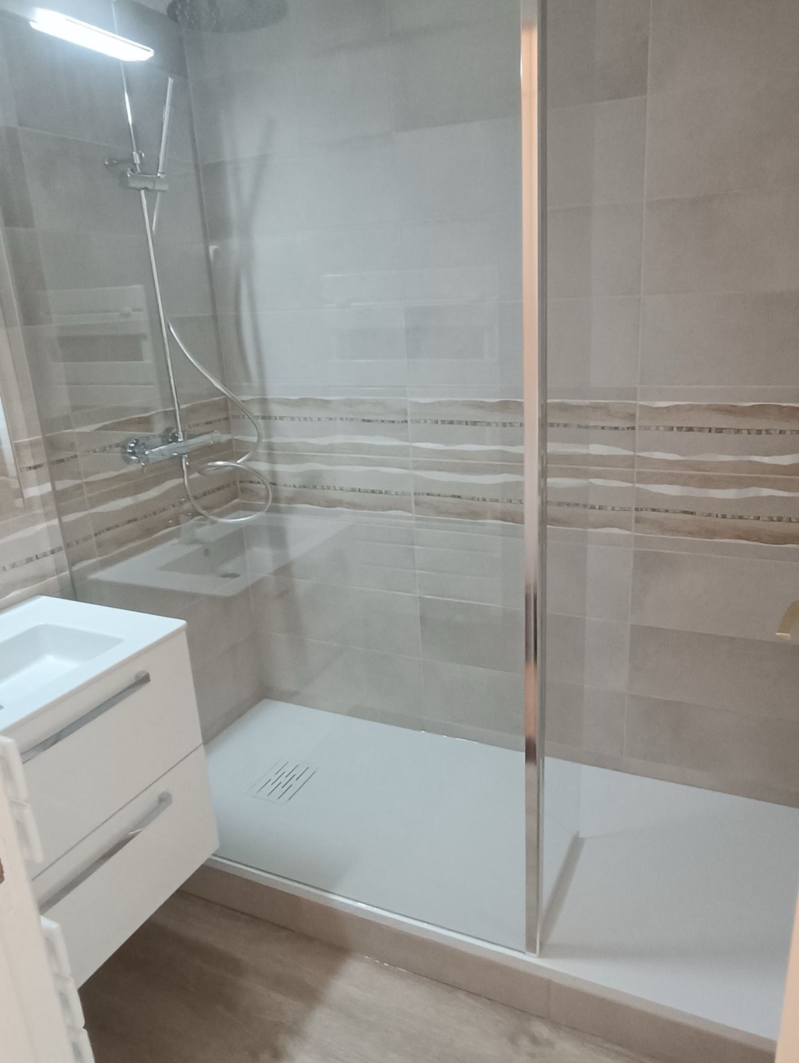 Rénovation de salle de bains et sanitaire - EURL Simon Jérôme